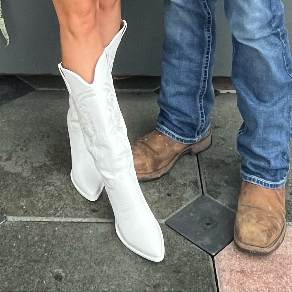 Women's White Cowboy Boots from Amazon